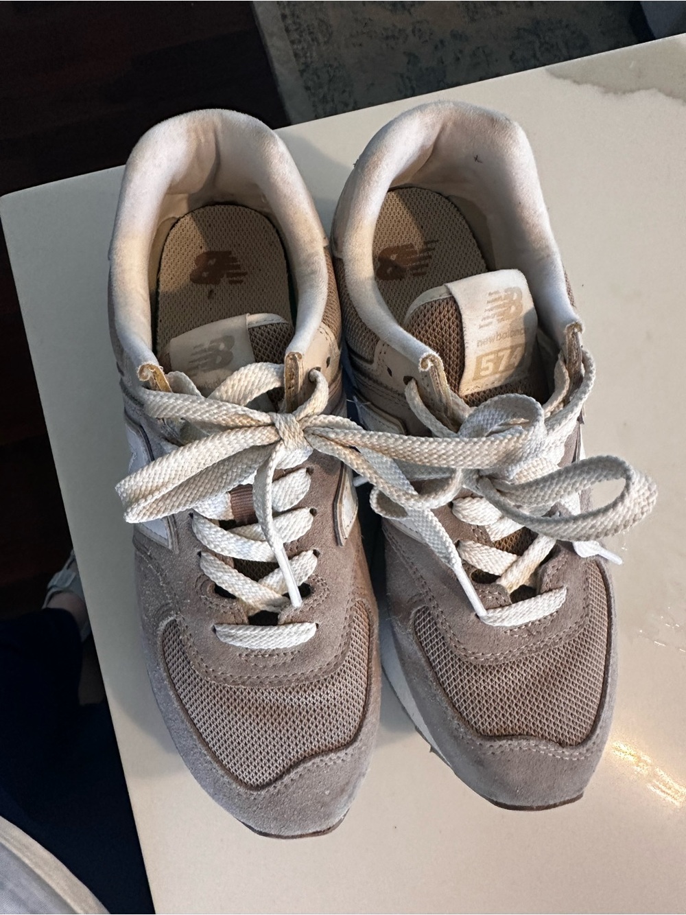 New Balance women Grey and White Classic Sneaker - Picture 8 of 11